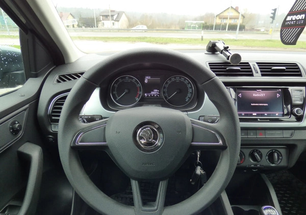 Skoda Fabia cena 29900 przebieg: 288004, rok produkcji 2018 z Tarczyn małe 631